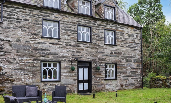 Maentwrog Cottage | Cynfal Fawr Farmhouse