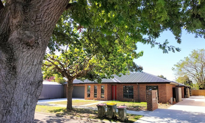 Norlane House | Geelong 2 Bedroom Unit, Great for Families, Business Travel or Weekend Away
