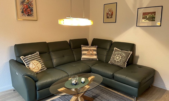 Westerdeichstrich Apartment | Gemütliche, Geräumige Ferienwohnung mit Großer Terrasse in Westerdeichstrich