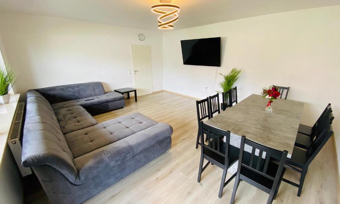 Marienloh Apartment | Generous Apartment I 7 Beds I 110 sqm I Fast Internet