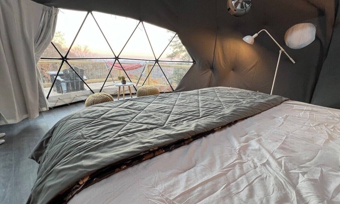 Apple Ridge Apartment | GeoDome 100 mi Views 2½ mi to BR