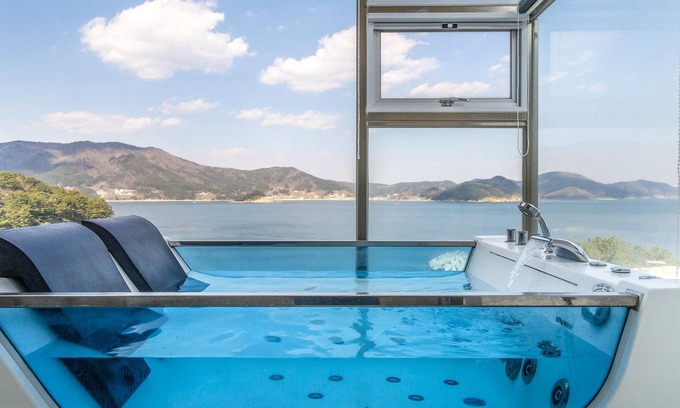 Irun-myeon House | Geoje Badageurigo Pension