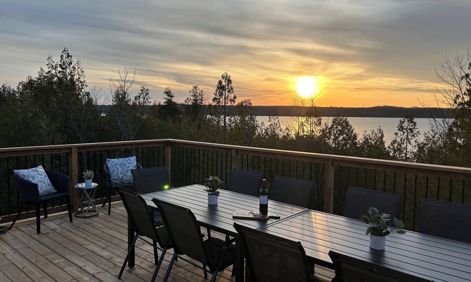 Wiarton House | Georgian Bluffs On The Bay- Stunning custom built (2024) waterfront home.