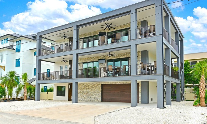 Siesta Key Condo | Gertrude's | 100% Private Resort-like home & pool, 500ft to private Siesta Key beach access!