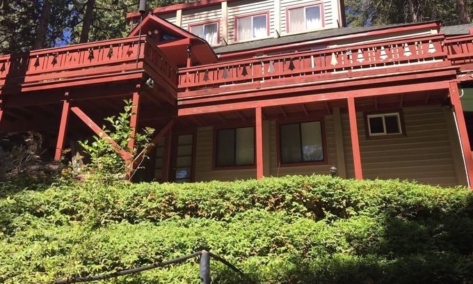 Strawberry Cabin | Get Away from it All at Cedar Haven in Strawberry (3BR/2BA Sleeps 11)