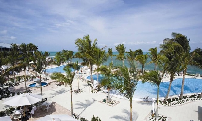 Captiva Apartment | Get Ready for Adventures! 3 Elegant Villa Units, Pools, Beach Access, Restaurant