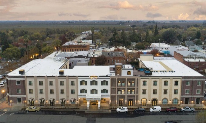 Winters House | Get Ready for Blissful Getaway! Three Modern Units, Pets Allowed, Free Parking!