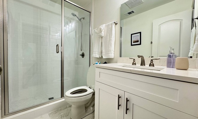 Auburn Condo | Getaway Off Magnolia- Walk to Jordan Hare - 2/2 Condo