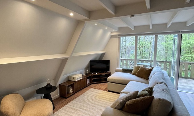 Bohon Ski Chalet | Gezellige chalet in de bossen van Durbuy met groot terras.