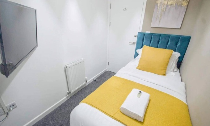 Coventry Apartment | GF Apartment With Secure Gated Parking