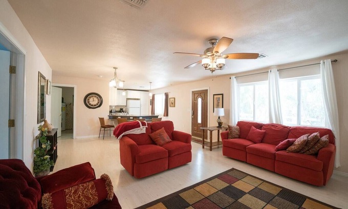 Thatcher House | Gila Valley Cottage - Quiet Stay near EAC, Trails