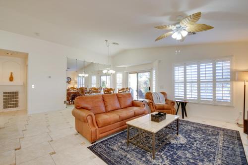 Gilbert House | Gilbert Home with Yard, Golf Course On-Site