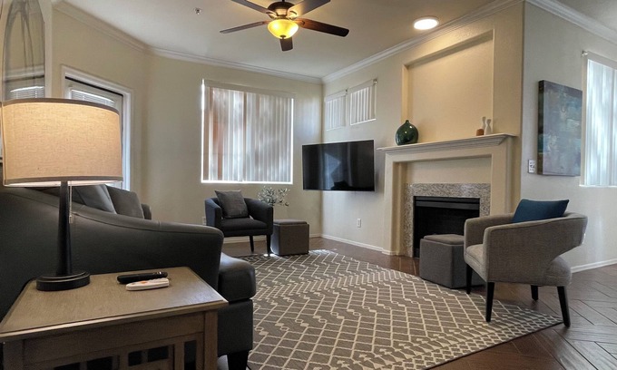 Gilbert Condo | Gilbert/Mesa Solana Luxury Condo 1 Bdrm/1 Bath Near MD Anderson Cancer Center