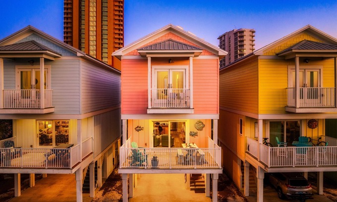 Gulf Shores House | Girls' Oct Beach Trip! Pool! Close to Flora-Bama!