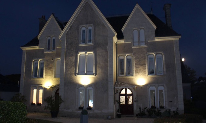 Cravant-les-Coteaux House | Gite à Cravant les Coteaux