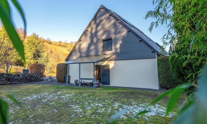 Besse-en-Chandesse Cottage | GÎTE 3 STARS, BESSE & ST-ANASTAISE, Theme: SKIING, HIKING, VISITS, FISHING