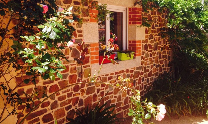 Binic Cottage | Gite 350 M from the port of Binic. J