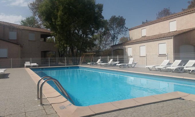 Lablachere Apartment | Gite Ardèche Sud with swimming pool, tennis, playground