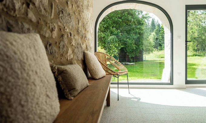 Premanon Apartment | Gite authentique de plain-pied dans ferme en pierre en pleine nature