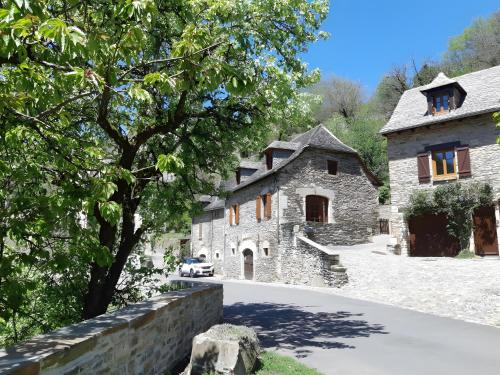 Belcastel House | Gite Belcastel -Village d’Exception