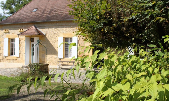 Cours-de-Pile Cottage | Gite COURS DE PILE, 3 bedrooms, 6 persons