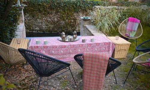 Aubigny-sur-Nere House | Gite de charme, automne en Sologne, séjour en famille, contes, jeux, balade nature en forêt & détente, centre Aubigny
