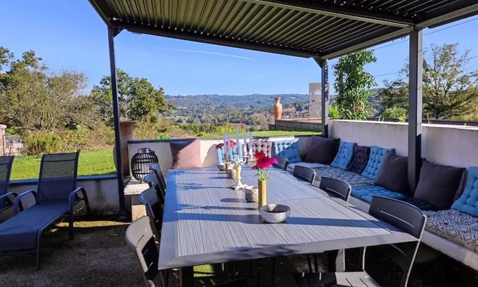 Ussac Villa | Gîte de France The nest of the greyberries 4 ears - Gite de France 8 people