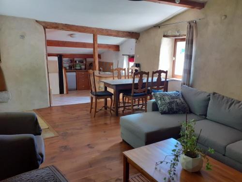 Ponet-et-Saint-Auban Apartment | Gite De Pascal Et Virginie