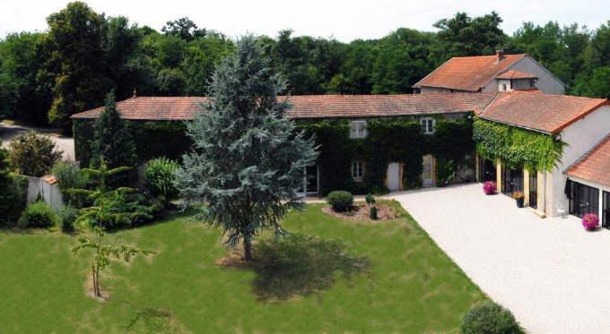 Roanne House | Gite des Loges du Château de Matel