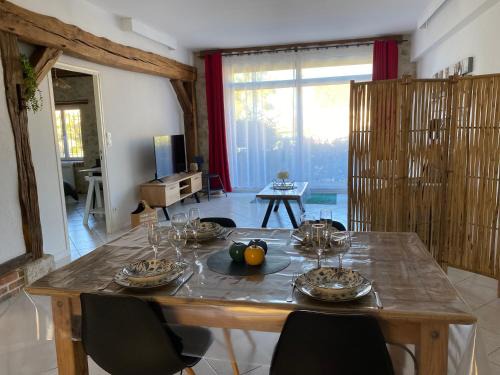 Villaines-la-Gonais Apartment | Gite du Trefoux logement le Villainois