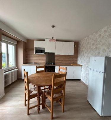 Neant-sur-Yvel House | Gite en Brocéliande avec vue