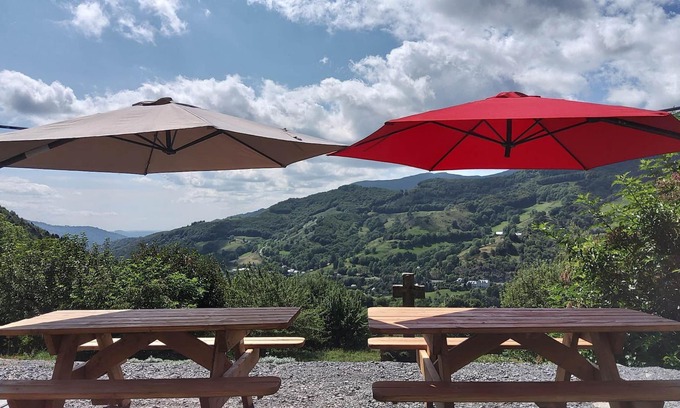 Saint-Jacques-des-Blats Cottage | Gite for 10 people in a quiet location 13 minutes from the slopes