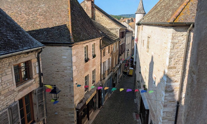 Saint-Gengoux-le-National House | Gîte des Siècles - 14th Century House with Lift and Cinema