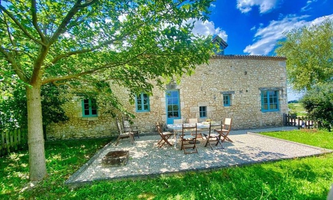 Conne-de-Labarde House | Gite "La Grange aux Oiseaux" Domaine de Fonpeyroune