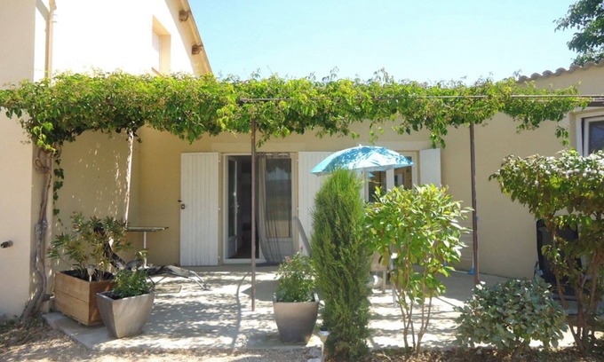 Greoux-les-Bains House | Gîte "La Miellerie" with Shared Pool, Private Terrace, and Air Conditioning