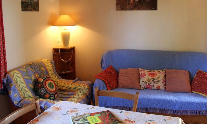 Vabre-Tizac Cottage | Gite Le Bas-Ségala, 2 bedrooms, 5 persons