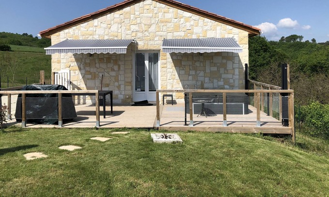 Saint-Cybranet House | Gîte Lealy Private spa and air conditioning