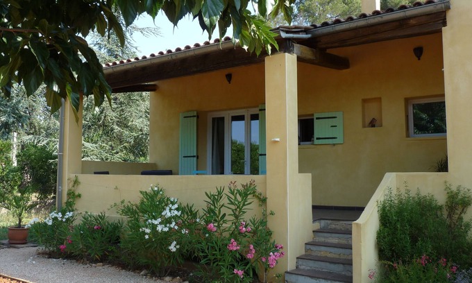 Nans-les-Pins Apartment | Gite Linaye in the Sainte Baume massif