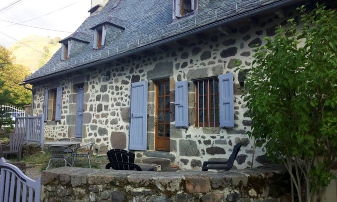 Mandailles-Saint-Julien Cottage | Gite Mandailles-Saint-Julien, 3 bedrooms, 7 persons