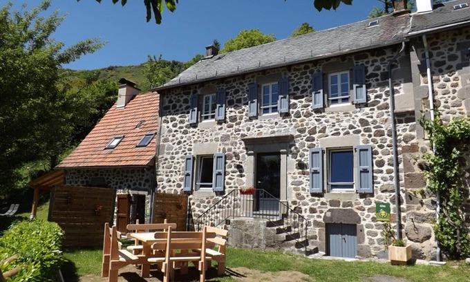 Mandailles-Saint-Julien Cottage | Gite Mandailles-Saint-Julien, 3 bedrooms, 6 persons