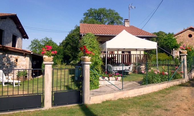 Maurs Cottage | Gite Maurs, 1 bedroom, 3 persons