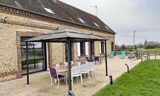 Moussonvilliers Cottage | Gite Moussonvilliers, 5 bedrooms, 12 persons