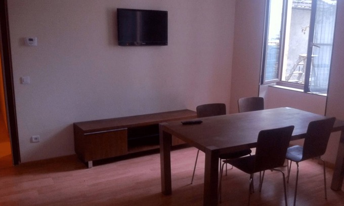 Roanne Apartment | Gîte on the banks of the Loire (Apartment 01)