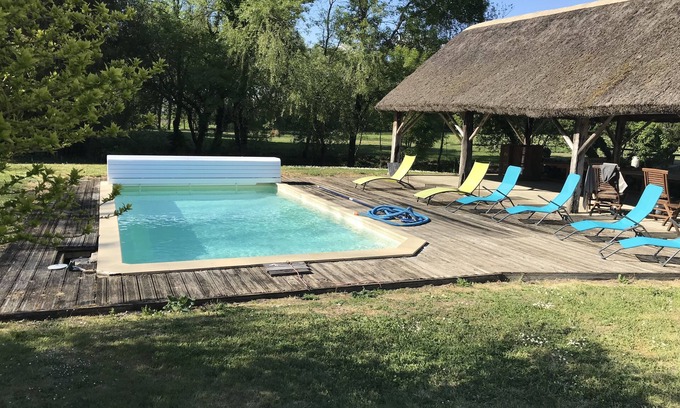 Soullans Apartment | Gite Piscine Privée a la Campagne 10 min des Plages