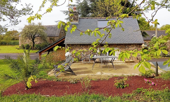 Lanvollon House | Gite Rénové Dans un Four à Pain