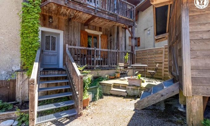 Le Chatelard House | Gite ROSSANAZ - La compagnie du Bourg