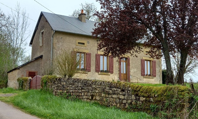 Saint-Gratien-Savigny House | Gite Rural Entièrement Rénové, Près du Canal du Nivernais Avec Très Belle vue