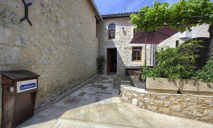 Pessac-sur-Dordogne House | Gite rural de Guillemat. In the heart of the Bordeaux vineyards.
