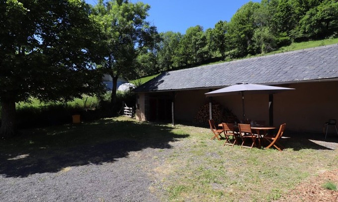 Saint-Martin-Valmeroux Cottage | Gite Saint-Martin-Valmeroux, 2 bedrooms, 4 persons