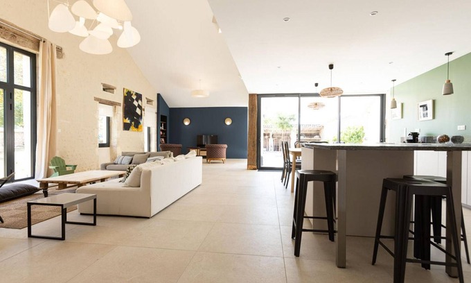 Saint-Paul-Lizonne Cottage | Gite Saint-Paul-Lizonne, 4 bedrooms, 10 persons